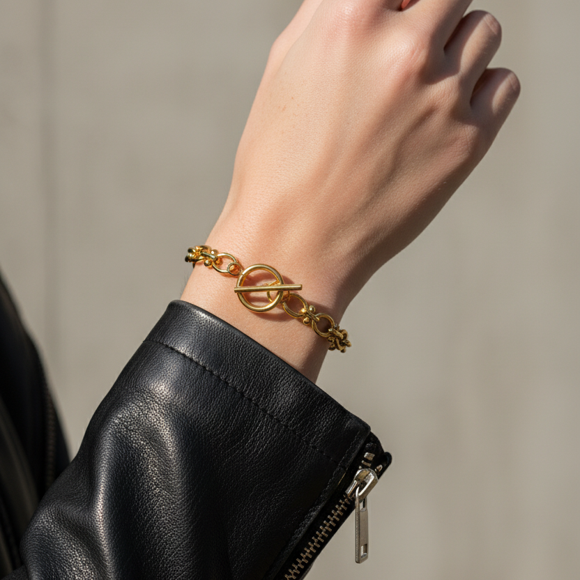 TYLA TOGGLE Necklace