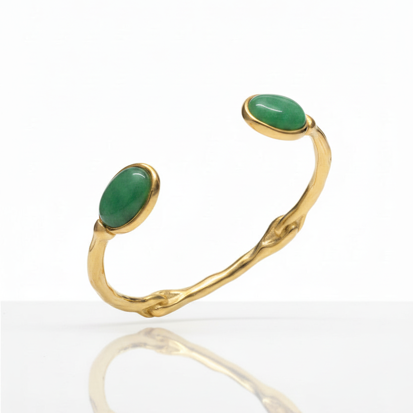GREEN OVAL STONE CUFF