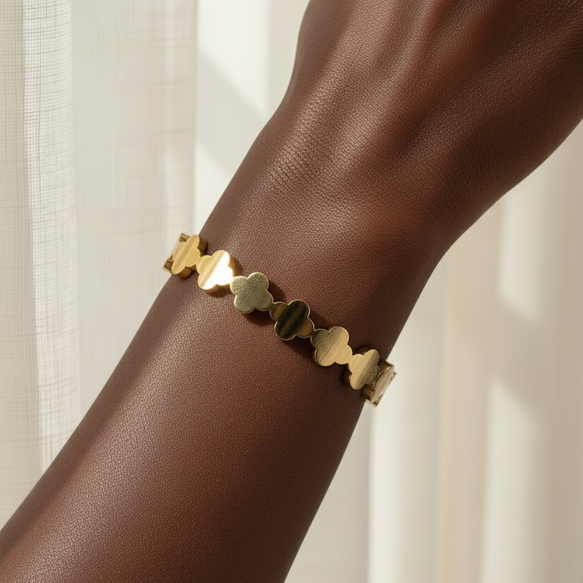 GOLD CLOVER BANGLE