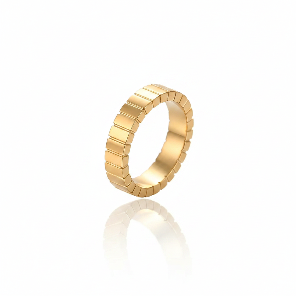 ZARRIN Gold Ribbed Band Ring