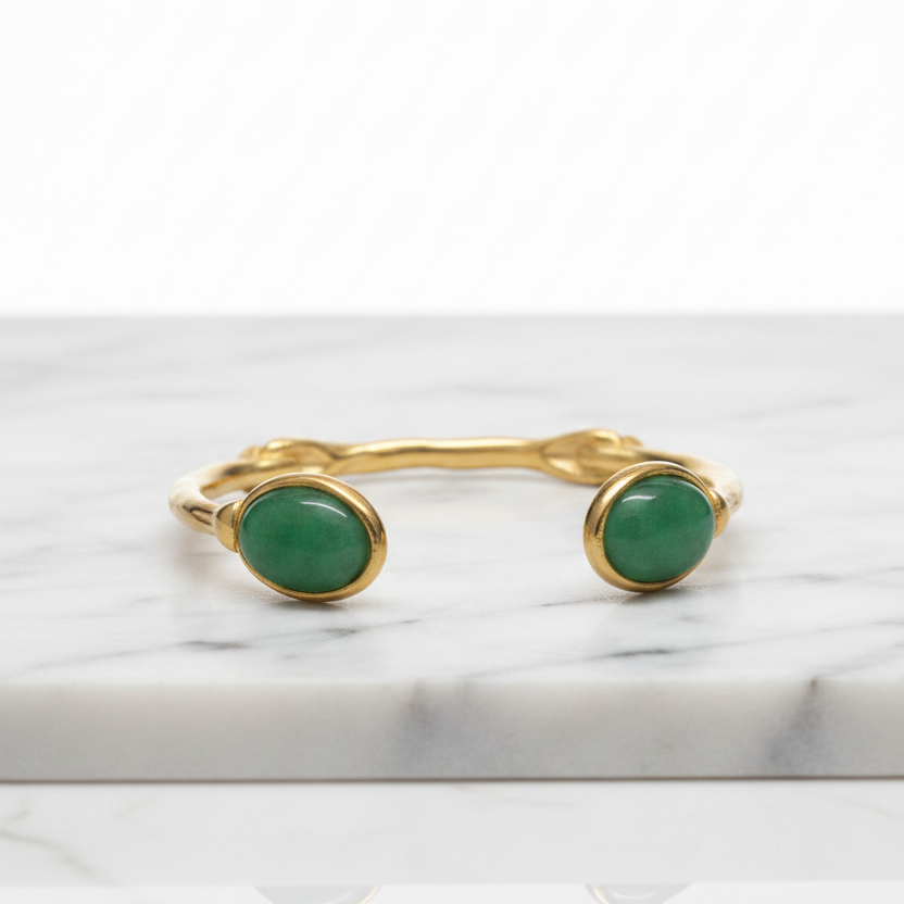 GREEN OVAL STONE CUFF