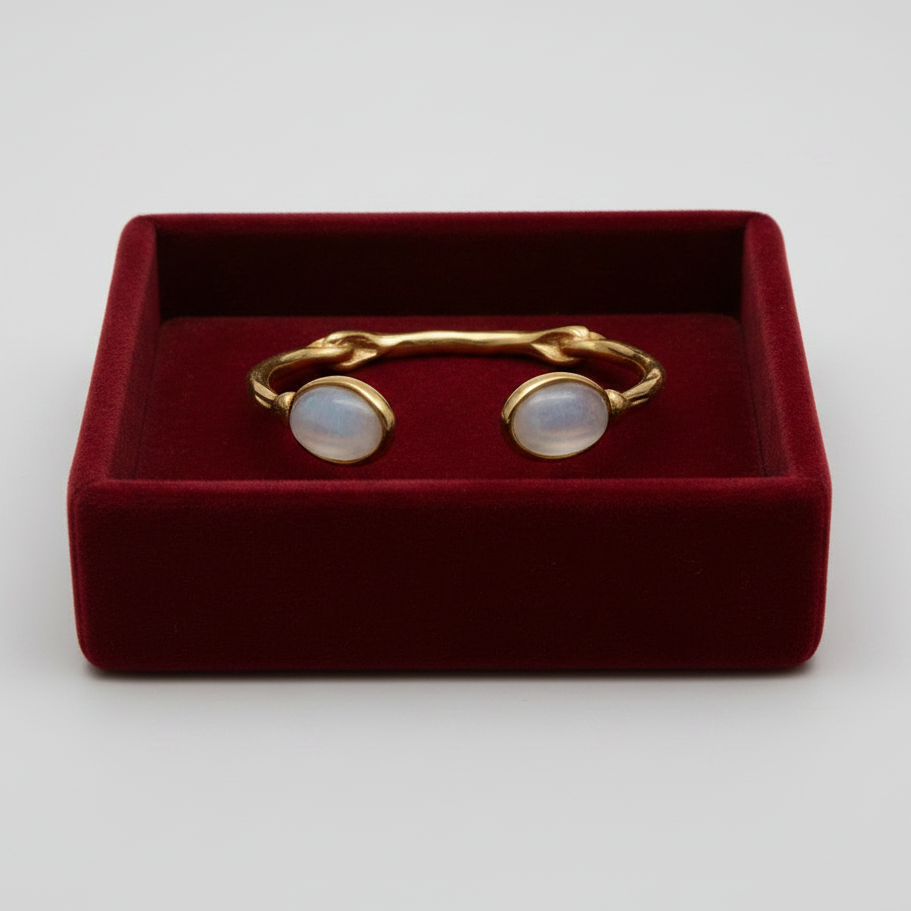 WHITE OVAL Cuff